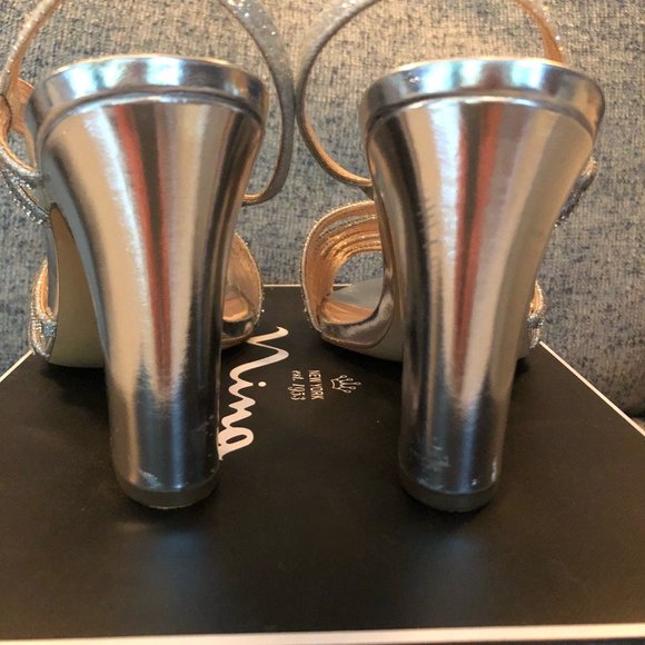 Nina SHAYA metallic silver sandals - Picture 3 of 4